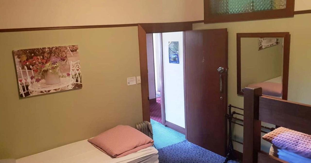Hostel Manor House Backpackers Dunedin Exterior foto